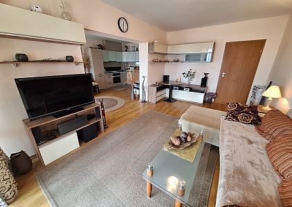 Krásný apartmán s luxusním balkonem v centru letoviska. Foto 2