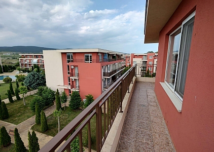 Spacious studio apartment available for purchase in a large residential complex. Photo 11