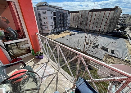 Небольшая квартира с 2 спальнями. Фото 4