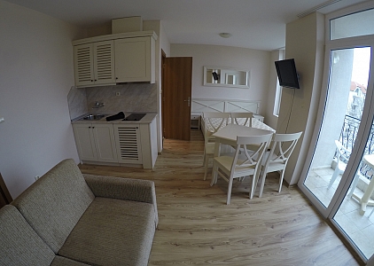 Продажа двухкомнатной квартиры на Солнечном Берегу. Фото 3