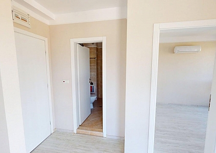 Malý třípokojový byt v luxusním komplexu. Foto 2