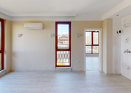 Malý třípokojový byt v luxusním komplexu. Foto 14