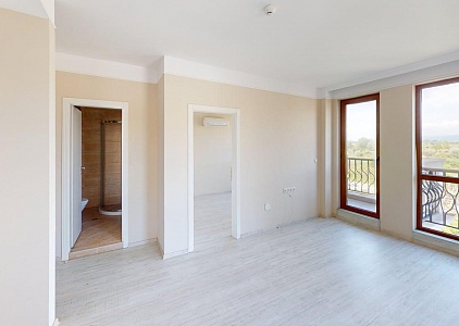 Malý třípokojový byt v luxusním komplexu. Foto 11