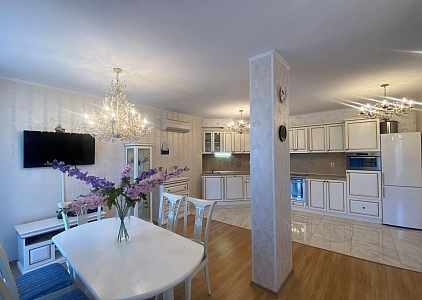 Шикарна трикімнатна простора квартира в розкішному комплексі. Фото 3