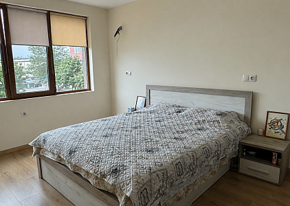 Eine geräumige Wohnung in einem Gebäude ohne Instandhaltungskosten im Zentrum. Foto 4