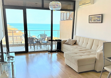 Квартира с видом на море на первой линии в Святом Власе. Фото 1