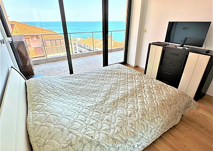 Квартира с видом на море на первой линии в Святом Власе. Фото 2