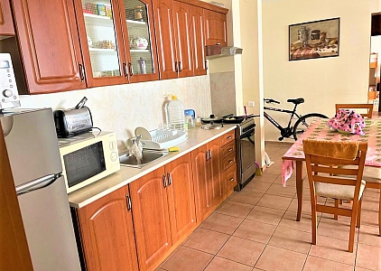 Geräumige Vierzimmerwohnung in erster Meereslinie. Foto 3 Geräumige Vierzimmerwohnung in erster Meereslinie. Foto 3