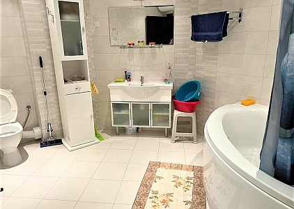 Geräumige Zweizimmerwohnung 150 Meter vom Meer entfernt. Foto 25