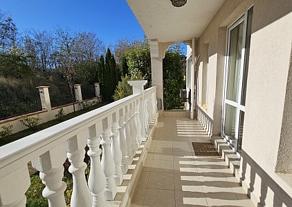 Three bedroom apartment in Nessebar. Photo 31