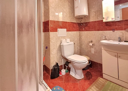 Geräumige Wohnung in einem großen Komplex in erster Linie. Foto 9 Geräumige Wohnung in einem großen Komplex in erster Linie. Foto 9