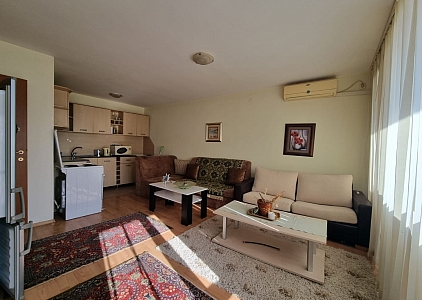 Geräumige Wohnung in einem großen Komplex in erster Linie. Foto 3 Geräumige Wohnung in einem großen Komplex in erster Linie. Foto 3