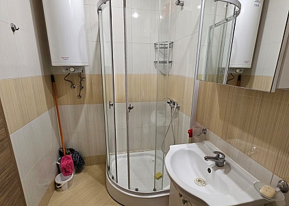 Spacious and beautiful studio in a large gated complex. Photo 8 Spacious and beautiful studio in a large gated complex. Photo 8