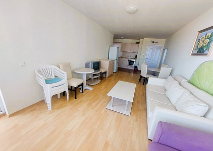 Zweizimmerwohnung mit Meerblick an der ersten Küste. Foto 3 Zweizimmerwohnung mit Meerblick an der ersten Küste. Foto 3