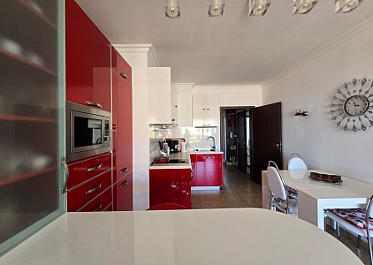 Luxusní dvoupokojový apartmán 100 metrů od moře. Foto 22 Luxusní dvoupokojový apartmán 100 metrů od moře. Foto 22