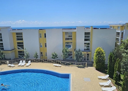 Zweizimmerwohnung an der zweiten Küste zu einem hervorragenden Preis. Foto 1