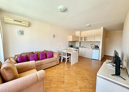 Two-room apartment on the second coastline in a large beautiful complex. Photo 1 Two-room apartment on the second coastline in a large beautiful complex. Photo 1