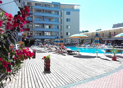 Large apartment with pool view. Photo 6 Large apartment with pool view. Photo 6