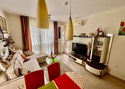 Отличная двухкомнатная квартира на Солнечном берегу. Фото 1