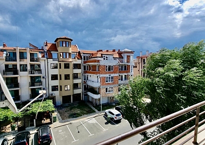 Zweizimmerwohnung in einem Gebäude ohne Unterhaltsgebühr in Nessebar. Foto 1