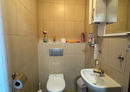 Stilvolle Dreizimmerwohnung in einem luxuriösen SPA-Komplex. Foto 17