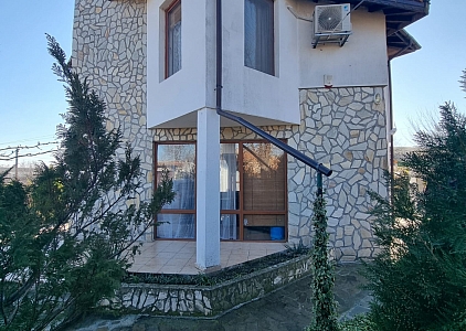 Great house for year round living. Photo 35