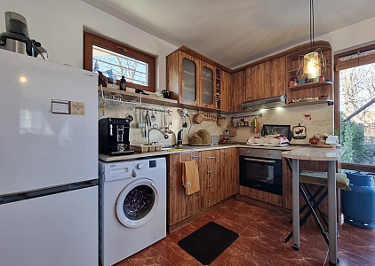 Great house for year round living. Photo 4