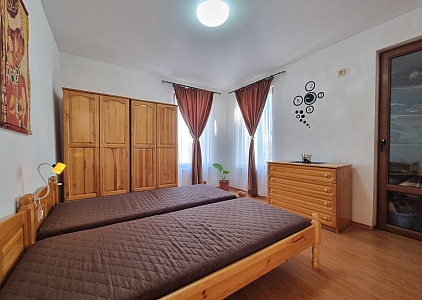 Great house for year round living. Photo 10