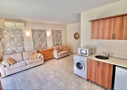 Красивая квартира-студия в 400 метрах от моря. Фото 3