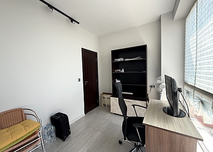 Velký třípokojový byt v útulném komplexu . Foto 8