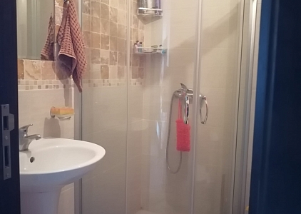 Двухкомнатная квартира с видом на бассейн на побережье. Фото 10