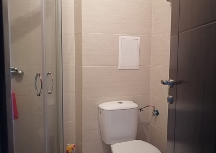 Двухкомнатная квартира с видом на бассейн на побережье. Фото 11