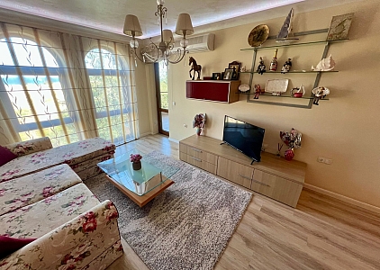 Duży dwupokojowy apartament na pierwszej linii brzegowej. Zdjęcie 2 Duży dwupokojowy apartament na pierwszej linii brzegowej. Zdjęcie 2