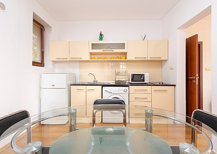 Geräumiges Zweizimmerapartment mit Poolblick, 500 Meter vom Meer entfernt. Foto 5