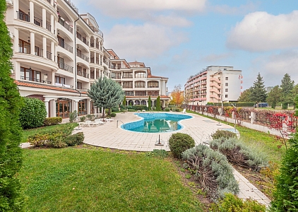 Geräumiges Zweizimmerapartment mit Poolblick, 500 Meter vom Meer entfernt. Foto 19