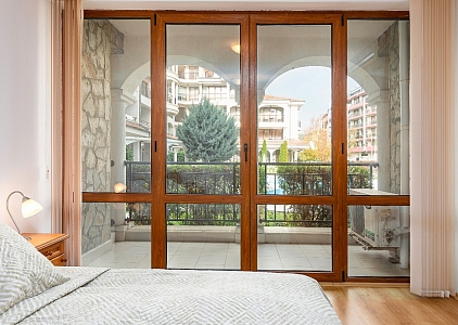 Geräumiges Zweizimmerapartment mit Poolblick, 500 Meter vom Meer entfernt. Foto 7