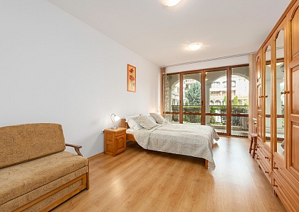 Geräumiges Zweizimmerapartment mit Poolblick, 500 Meter vom Meer entfernt. Foto 16