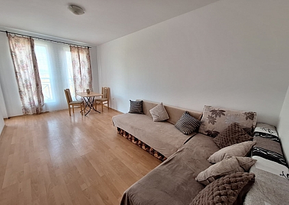 Простора квартира з окремою спальнею у великому сімейному комплексі. Фото 6