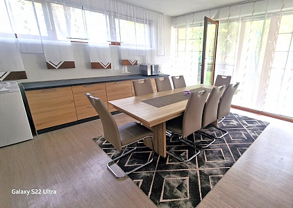 Large apartment with new furniture and lawn. Photo 3 Large apartment with new furniture and lawn. Photo 3