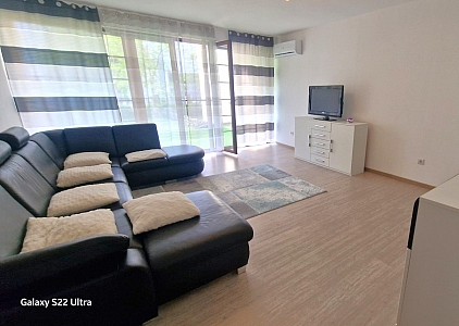 Spacious apartment with lawn and new furniture. Photo 13 Spacious apartment with lawn and new furniture. Photo 13