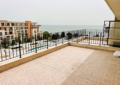 Spacious three-room apartment with a gorgeous sea view. Photo 1 Spacious three-room apartment with a gorgeous sea view. Photo 1