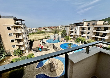 Prostorný apartmán v krásném komplexu 150 metrů od pláže. Foto 8