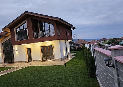 Velký nový dům 3 km od Slunečného pobřeží. Foto 6