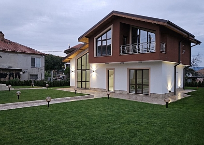 Velký nový dům 3 km od Slunečného pobřeží. Foto 7