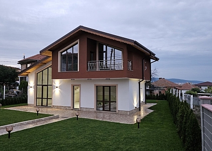 Velký nový dům 3 km od Slunečného pobřeží. Foto 8