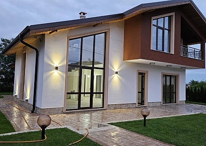 Velký nový dům 3 km od Slunečného pobřeží. Foto 2