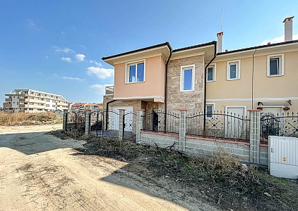 Großes Haus in Strandnähe in Pomorie. Foto 6