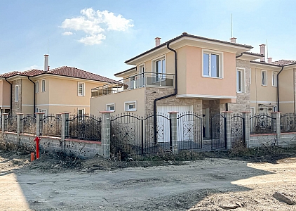 Großes Haus in Strandnähe in Pomorie. Foto 9