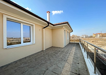 Großes Haus in Strandnähe in Pomorie. Foto 20