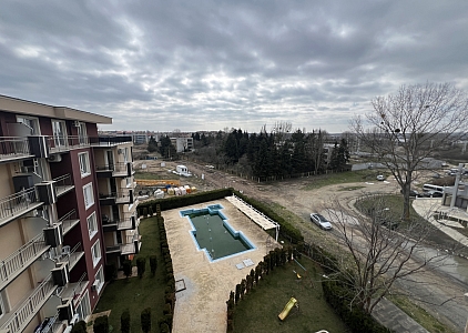 Квартира с видом на бассейн в качественном комплексе. Фото 15
